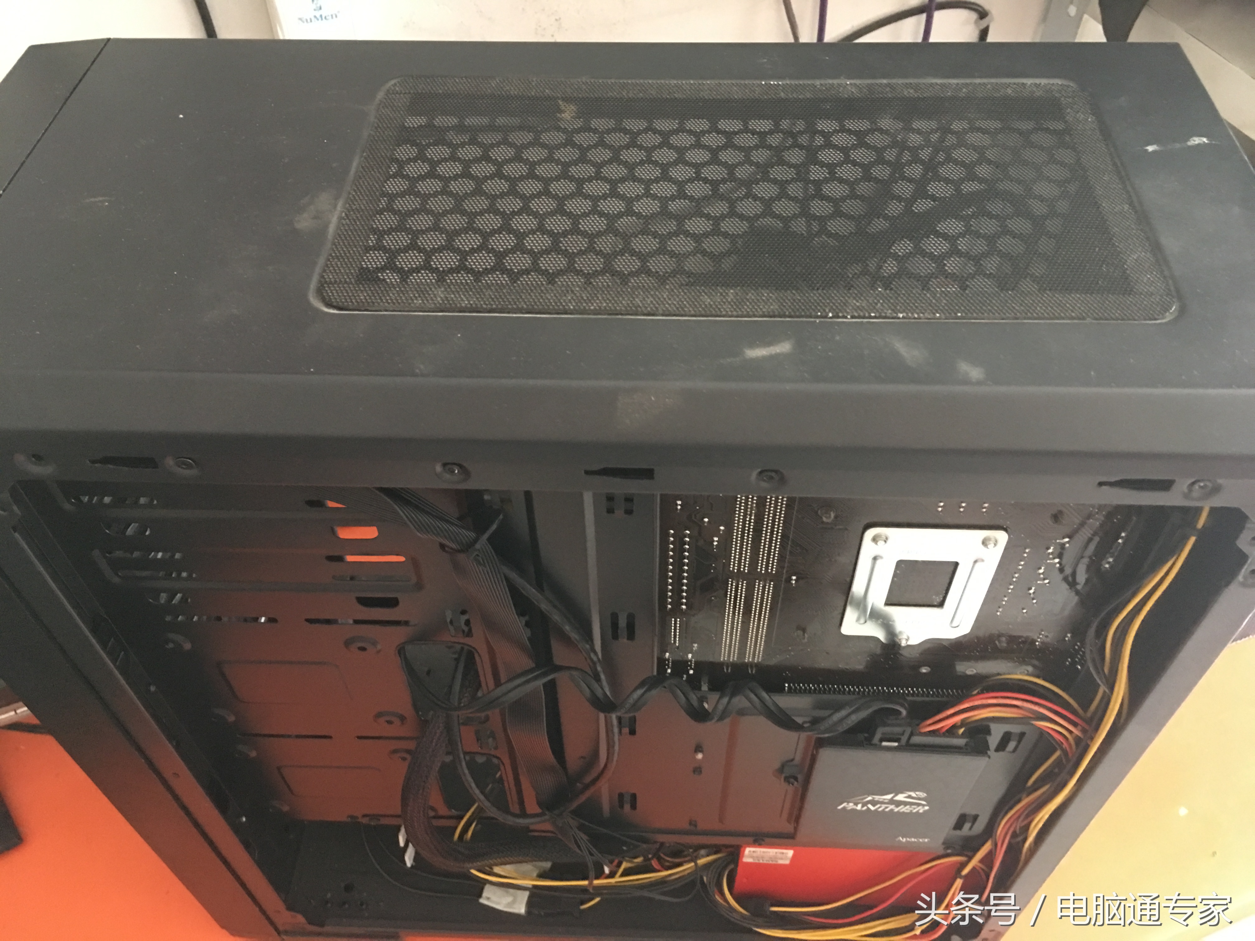 电脑开机就死机无法操作,台式机开机反复启动不起来