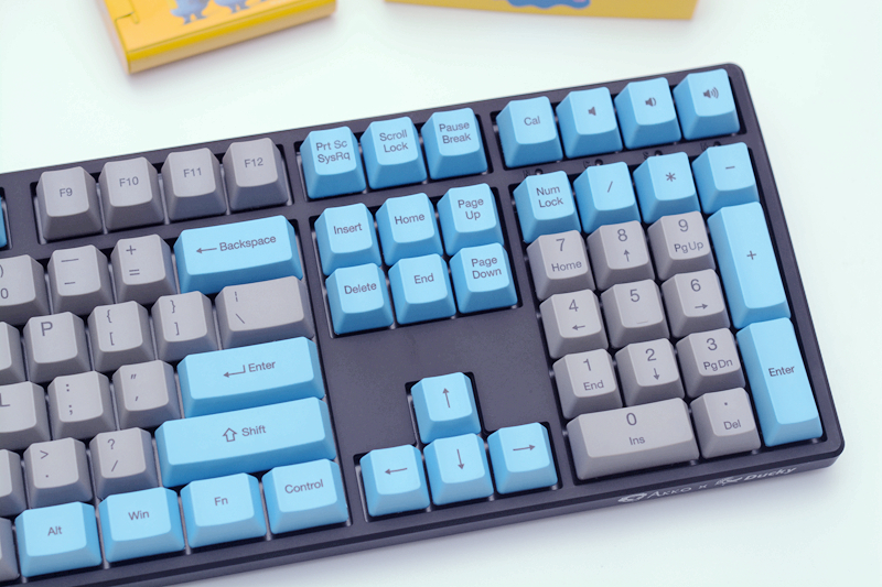 pbt机械键盘彩色背光蓝白键帽,pbt键帽的机械键盘推荐
