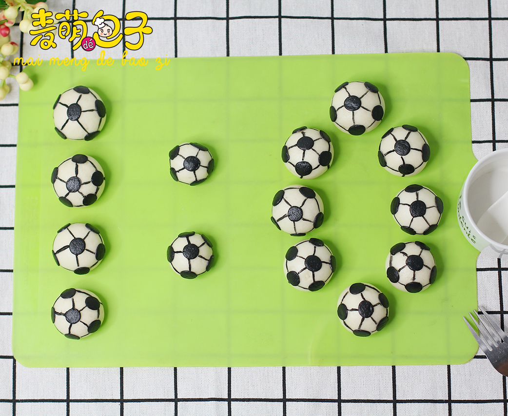 迷你足球奶香小馒头，看世界杯宵夜良品，关爱老公哦
