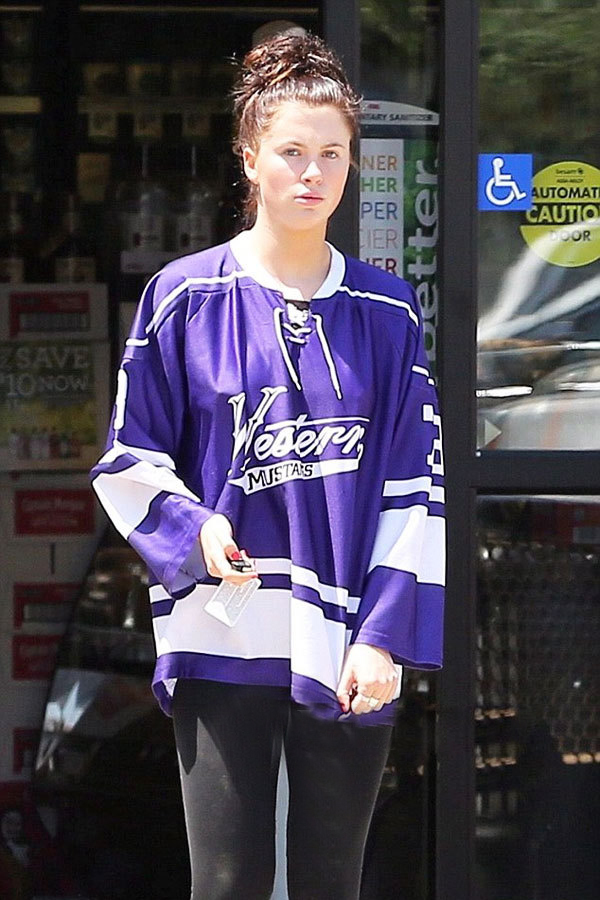 为了捍卫女性的尊严和魅力，穿套Fashion运动装来看世界杯！