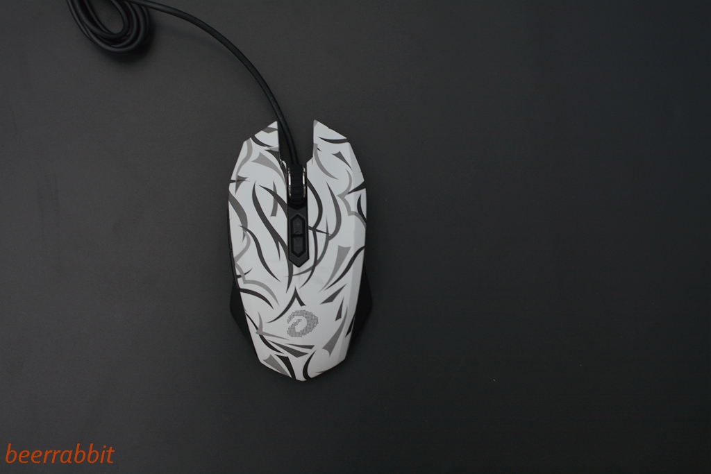 达尔优em915二代鼠标用的什么按键,达尔优牧马人游戏鼠标的详细参数