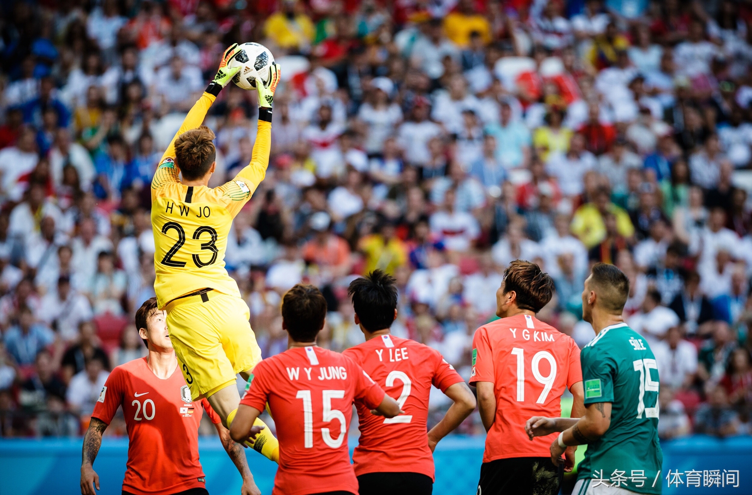 俄罗斯世界杯,将足球踢成了橄榄球,太极虎掀翻超级战车值得尊敬