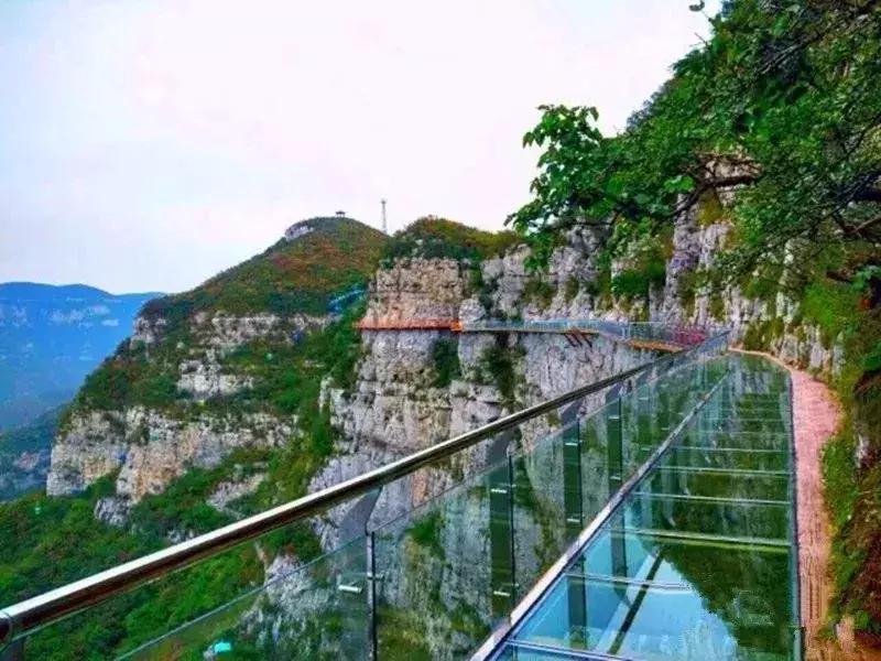 郑州附近有玻璃栈道的地方,郑州玻璃栈道景区有哪些好玩的