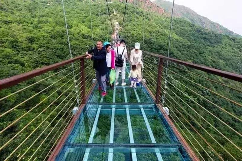 郑州附近有玻璃栈道的地方,郑州玻璃栈道景区有哪些好玩的