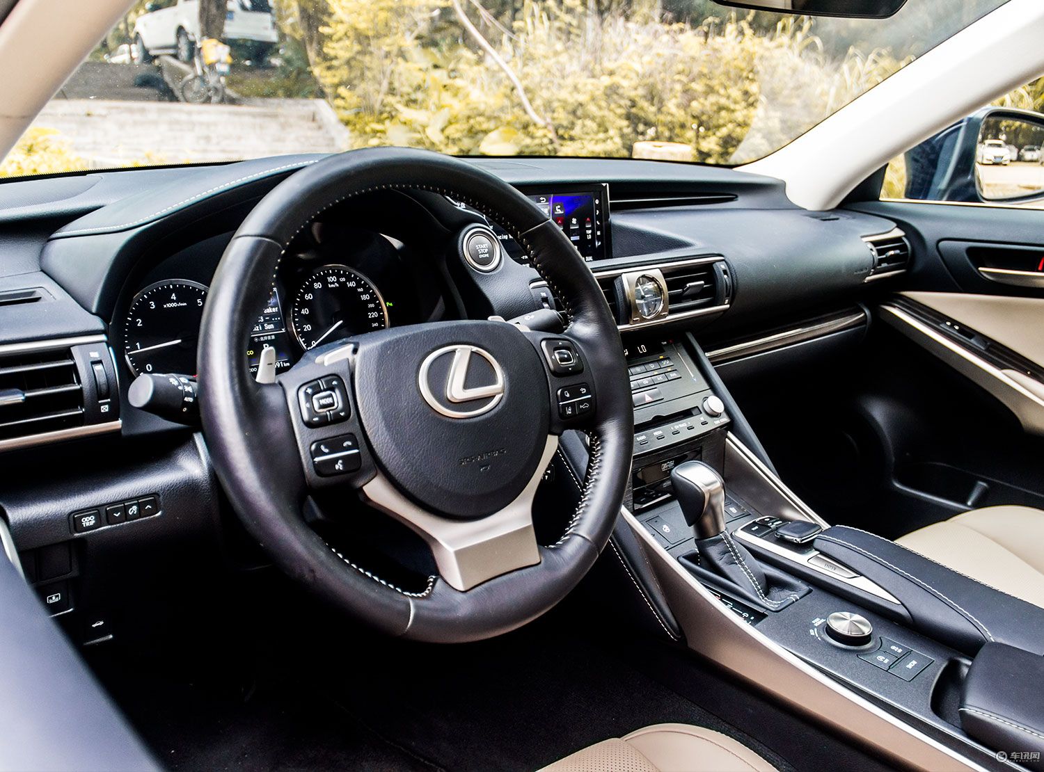 雷克萨斯is2022款300fsport版,2022雷克萨斯is300fsport版