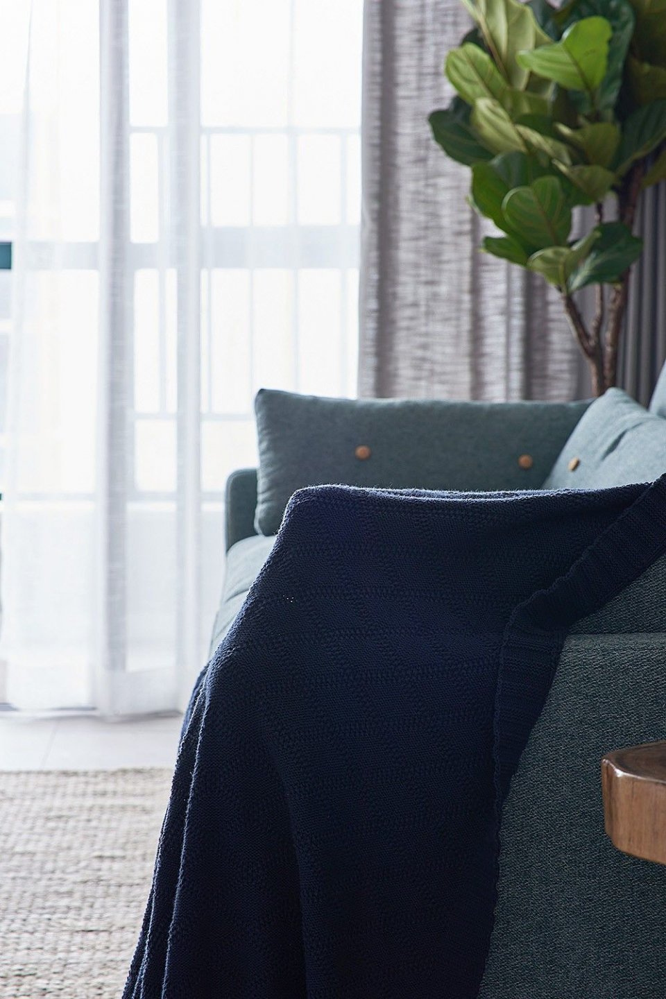 西边户客厅大飘窗西晒厉害吗,朝西客厅怎么解决西晒