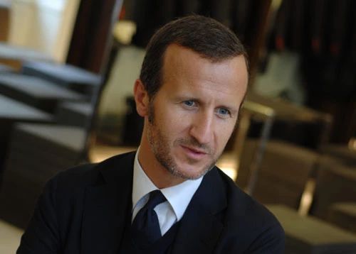 prada鍐嶇敓绯诲垪,prada鎹㈡帉闂ㄤ汉