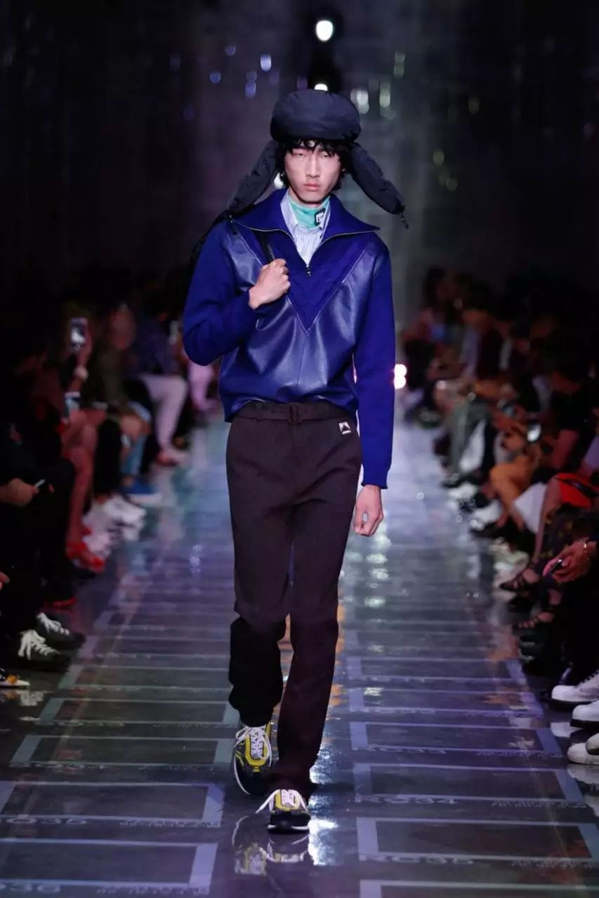 prada鍐嶇敓绯诲垪,prada鎹㈡帉闂ㄤ汉