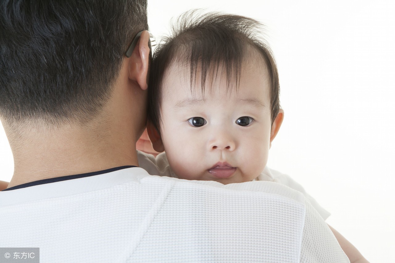 宝宝出汗了,宝宝出汗多父母要注意