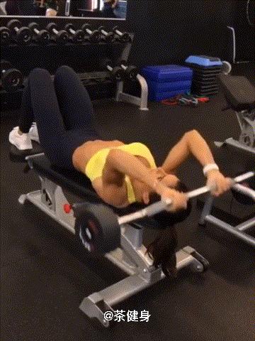 拒绝虎背熊腰5步练出纤细美背,虎背熊腰怎么减掉最有效瘦背