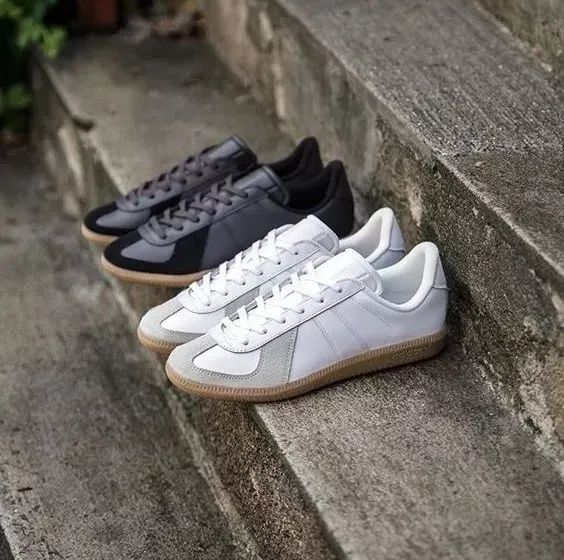 世界杯场上专业的足球鞋长什么样,世界杯的足球鞋是钉鞋么