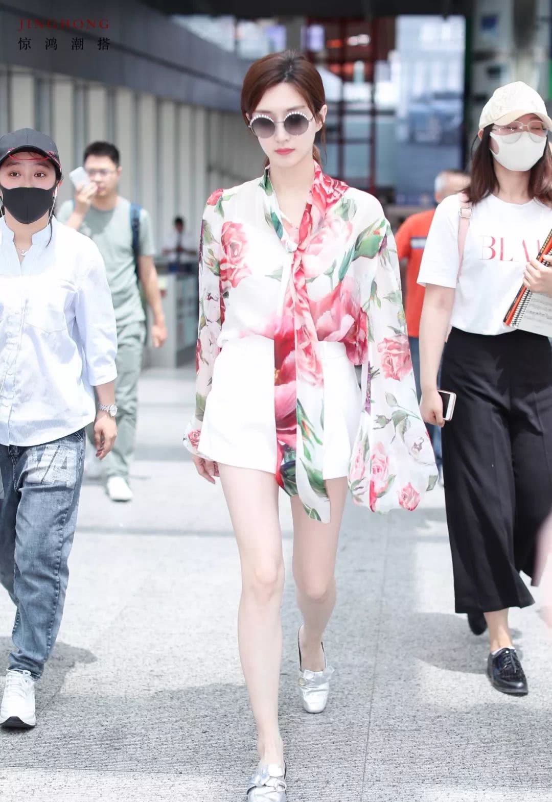 超模杜鹃的特征,超模杜鹃最新穿搭