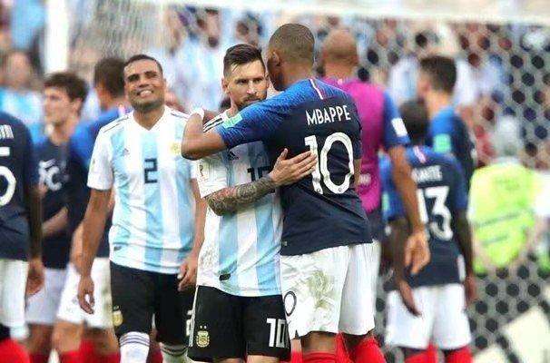 19岁姆巴佩世界杯决赛夺冠,姆巴佩说梅西是历史最佳