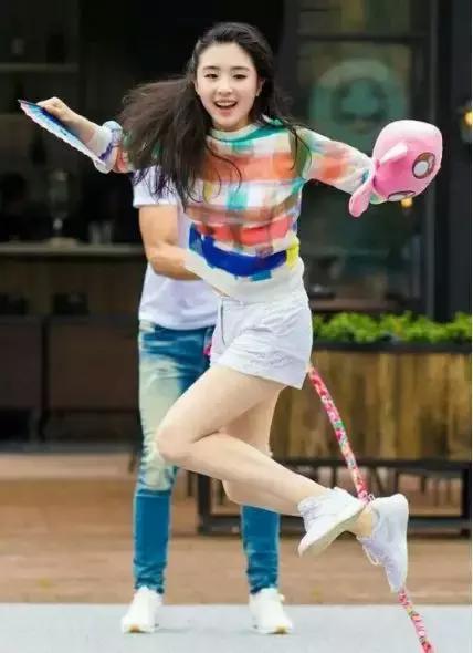 15岁“被P裸照,辍学,陪睡”?如今复出演大IP又被关系户截胡?