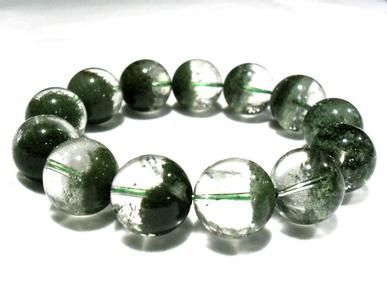 男士戴什么材质手串对身体最好,小叶紫檀手串男士适合戴哪个手