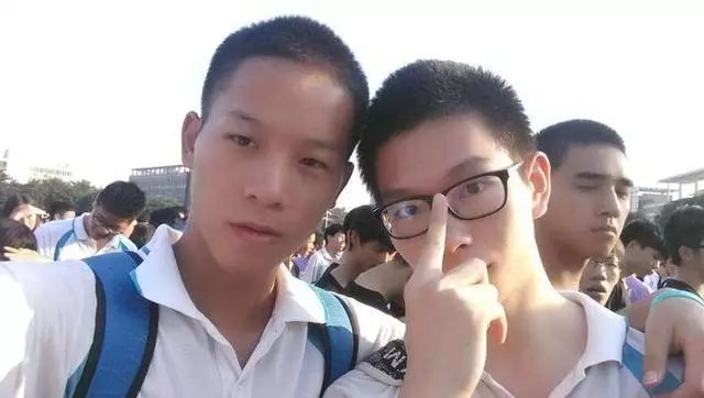 男生寸头发型参考图,男生最好看的五个寸头发型