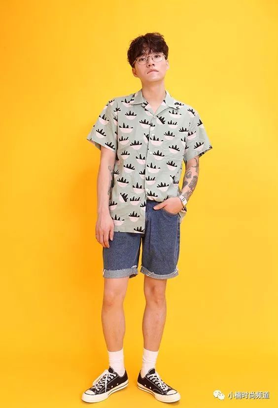 男士夏季牛仔裤穿搭技巧,牛仔裤穿搭男士夏季高级感