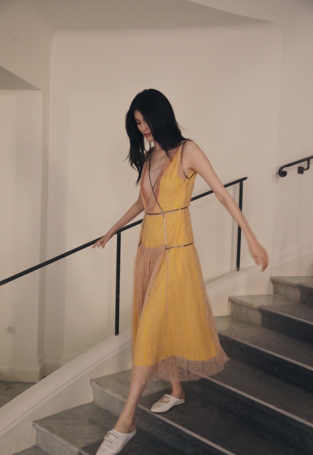 露趾半拖鞋夏日懒人凉拖,无跟洋气时髦拖鞋