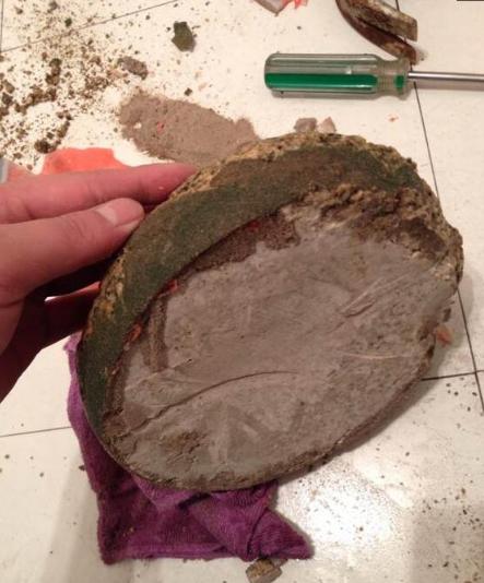 红玛瑙不小心打碎了一颗会怎样,玛瑙摔了一下里面有气泡正常吗