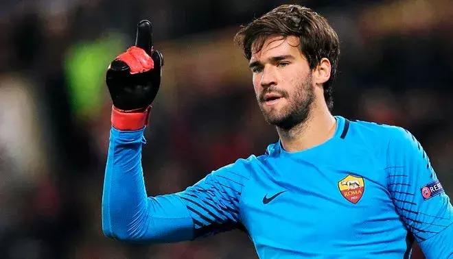 看球看得心脏疼,到底是看球呢还是看帅哥