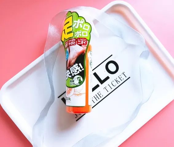 擦掉一张皮，双脚换皮术！死皮、老茧一喷就没，15秒还原嫩白玉足