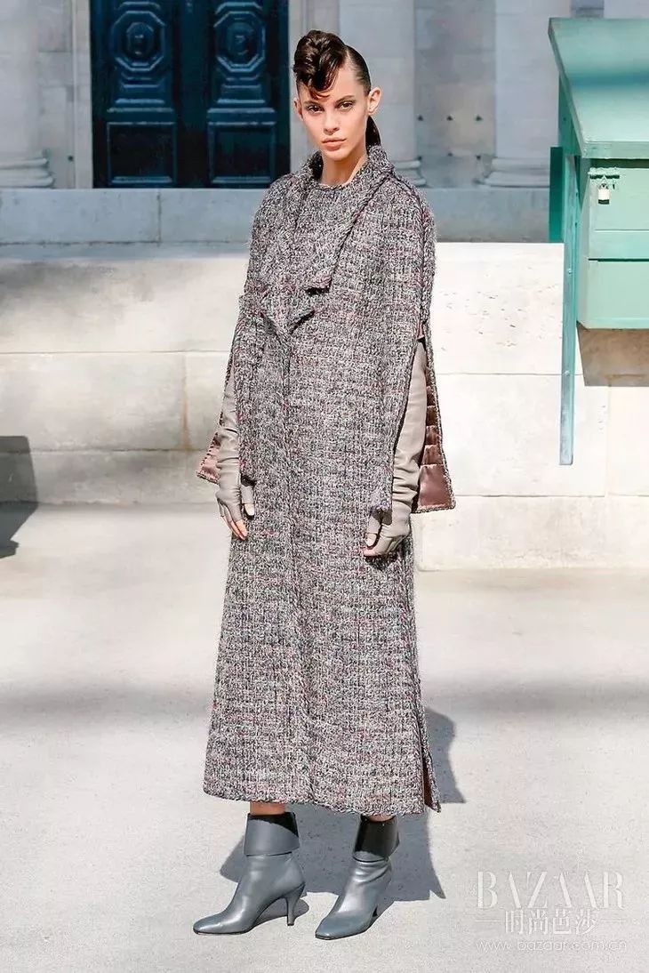 塞纳河倒映着埃菲尔铁塔,香奈儿的绝美高定