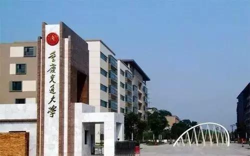 南岸区有哪些免费的体育场,南岸中心体育馆