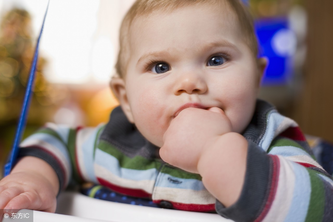 宝宝这个动作，既是智力发展的信号，还是导致语言障碍的元凶！