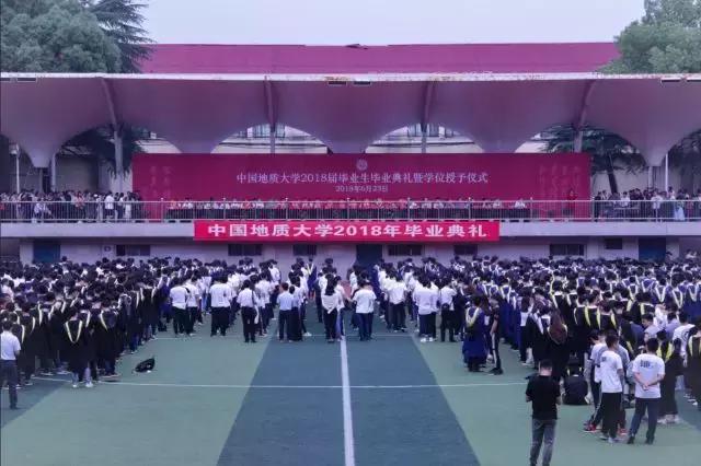 泪目学校演讲,泪目演讲的背后