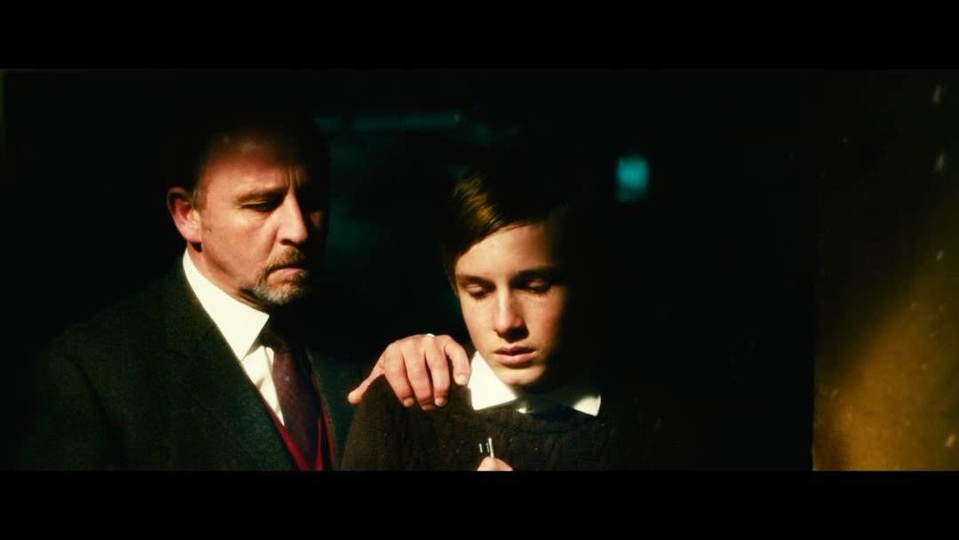 被亲人两次扔进魔窟，这片对我的伤害远超过「熔炉」