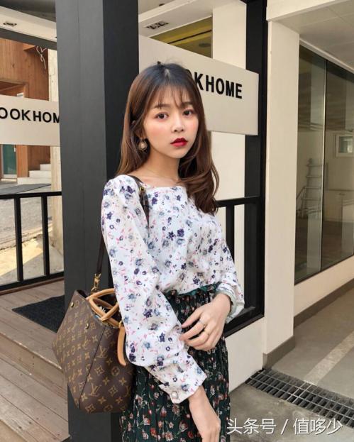 古驰和lv包包哪个最保值,最值得买的LV包包有哪款