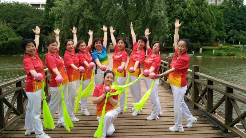 宜良暖洋洋队健康与公益同行昆明送子鸟医院为不孕家庭提供援助