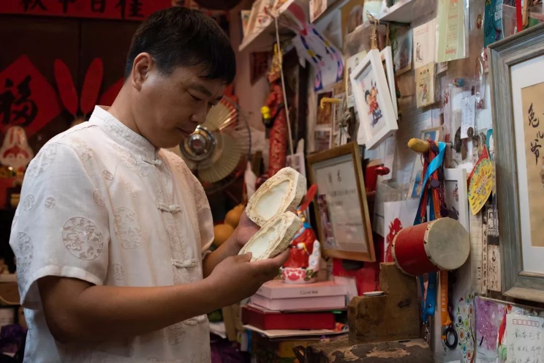 国际设计师们排队只为买这一块泥？在北京见着TA，都得叫“爷”！