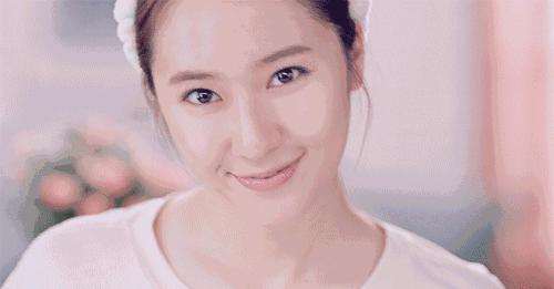 擦眼霜眼角长了脂肪粒,眼睛长脂肪粒和眼霜有关系吗