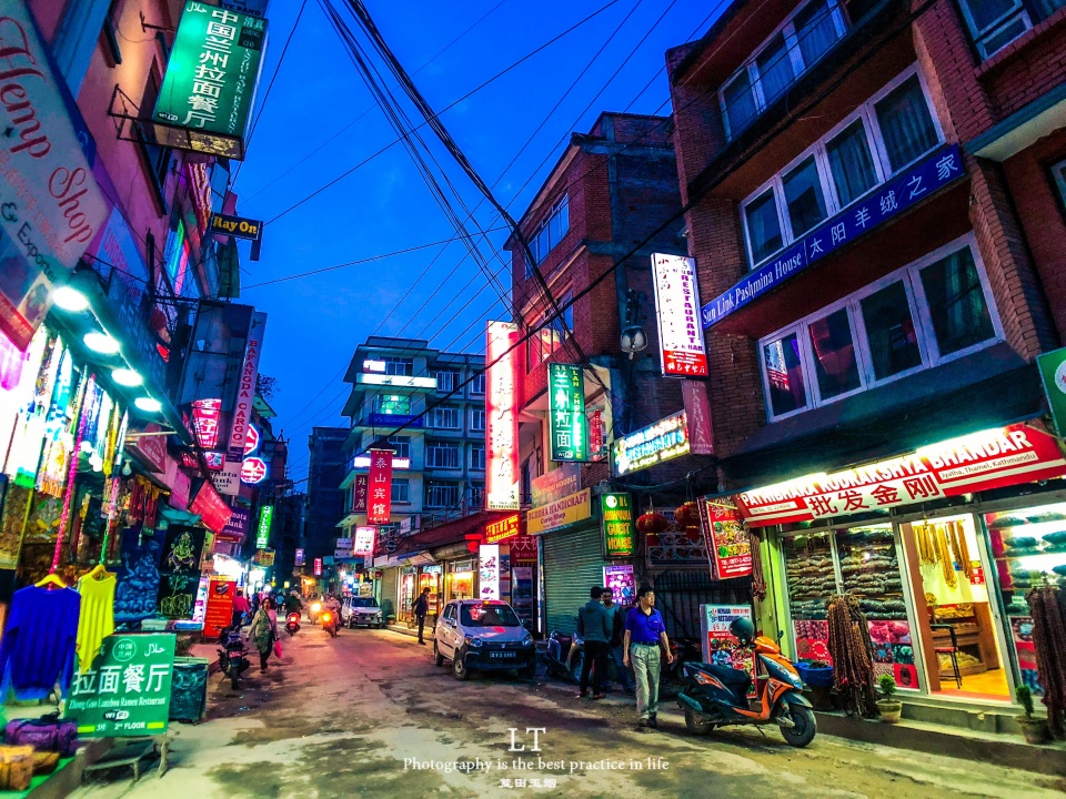 中国商人在尼泊尔赚了个金玉满堂，只因羊毛围巾全是义乌造