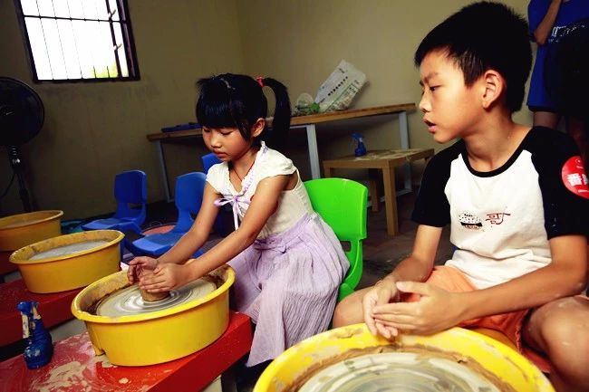 世界杯期间，晚上是足球的狂欢，白天的时间应该留给家人和汽车