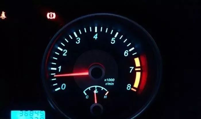 怠速越低越好吗,怠速高好还是低好