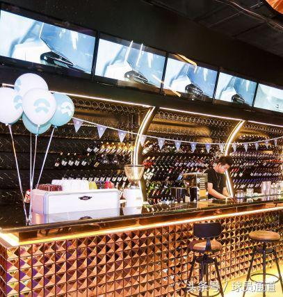 “兄弟，请问汉森贝壳球场怎么走？”