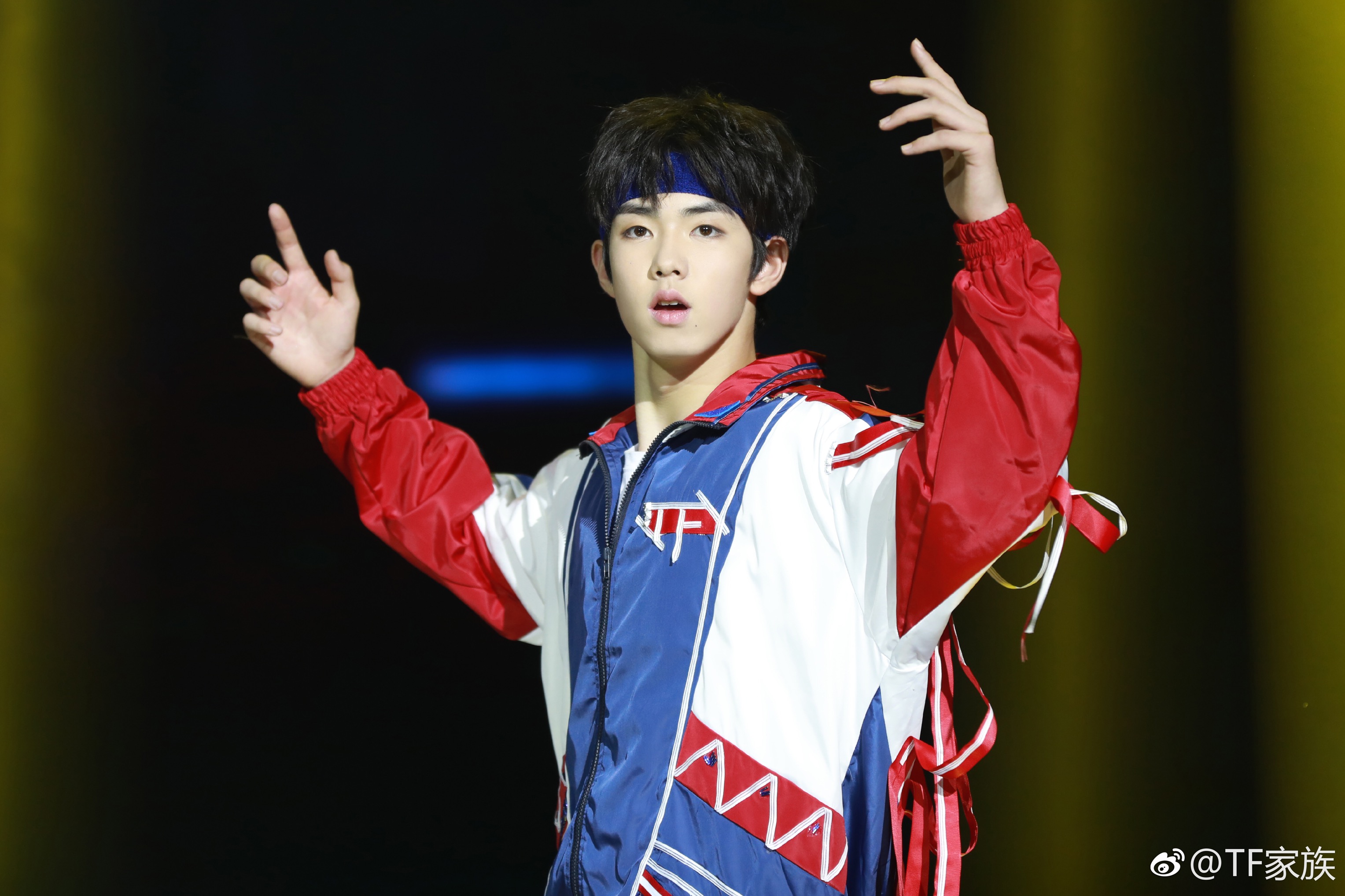 tf瀹舵棌涓変唬璇勪环鏄撶儕鍗冪幒,tfboys涓轰粈涔堝彧鏈夋槗鐑婂崈鐜哄彂灞曞ソ