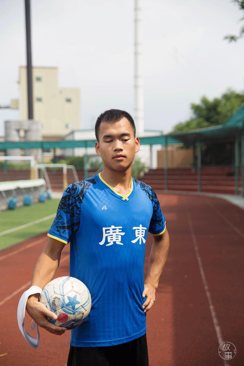 仅16岁替补球员一球踢进世界杯,靠一己之力带赢世界杯的球员