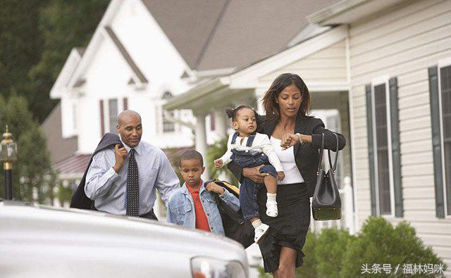 周末是陪伴孩子还是回家陪伴父母,父母再忙也别忘了陪伴孩子
