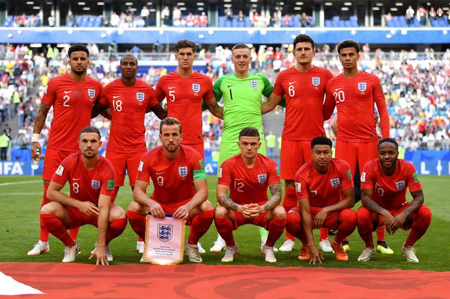 斯特林面对超级大空门不进,斯特林梅开二度却遭客场进球淘汰