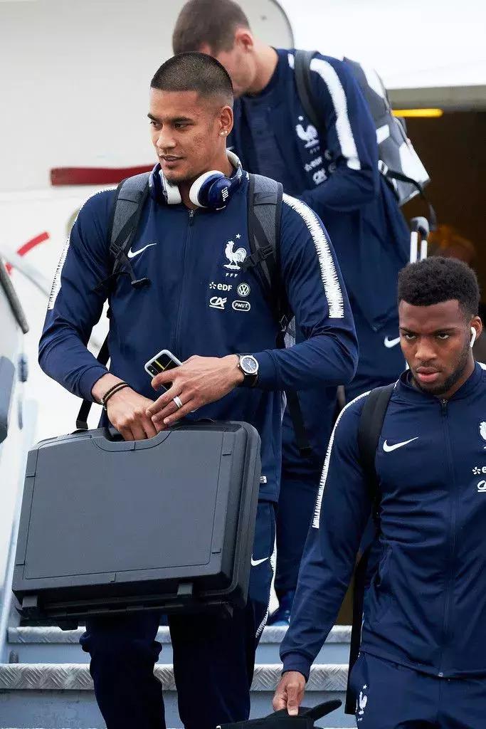 内马尔c罗梅西三人球衣,2018年世界杯c罗梅西内马尔