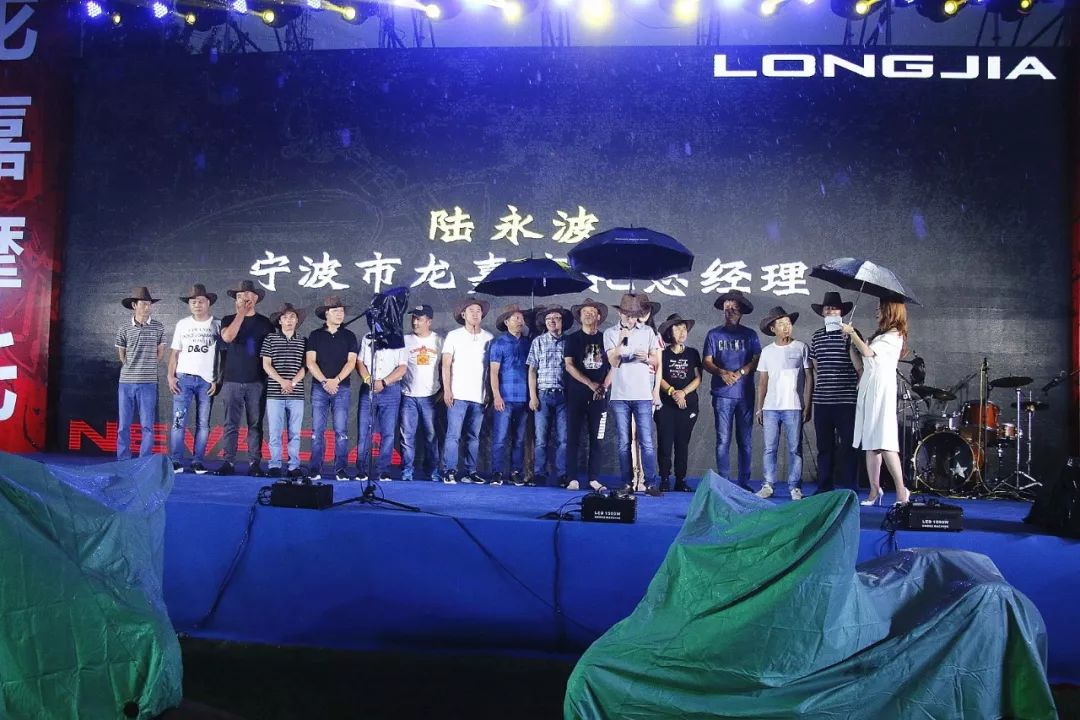 龙嘉v途250新款,v咖龙嘉250几座车