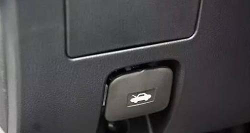 汽车玻璃水添加的注意事项有哪些,如何正确选用汽车玻璃水