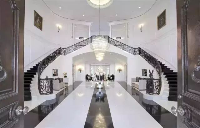 足球明星有多豪,足球明星到底有多少个