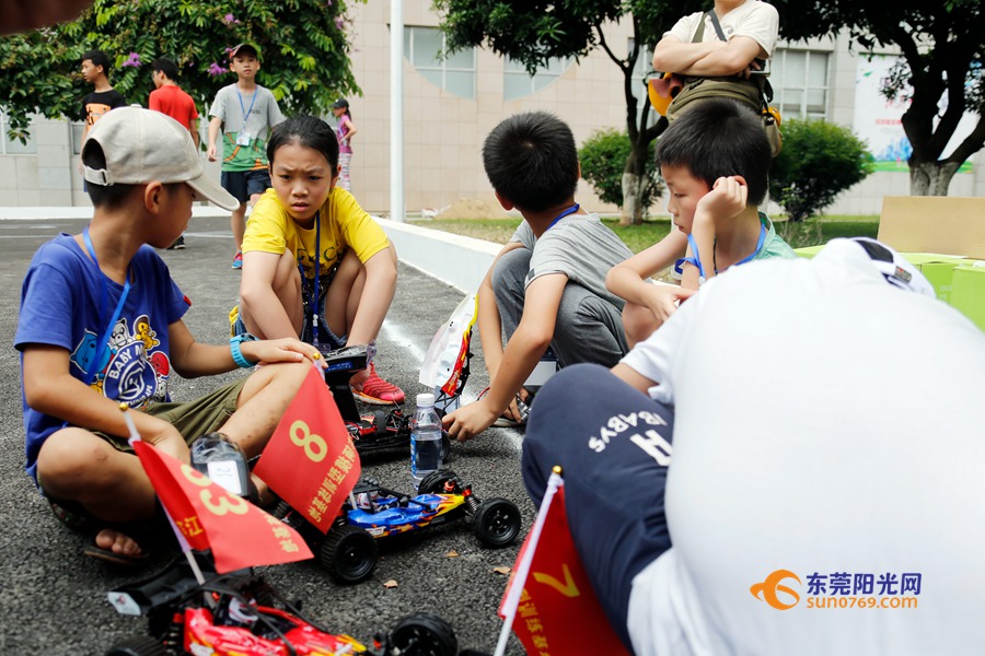 小孩学习父母要陪着一起学习吗,东莞儿童暑假培训