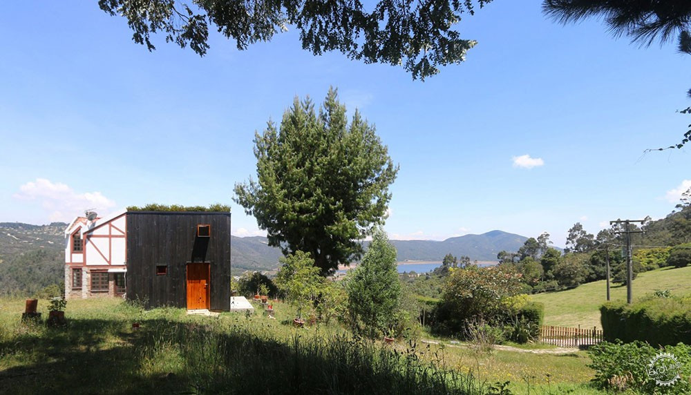 在少年成长的地方盖一座度假小屋,常回来看看