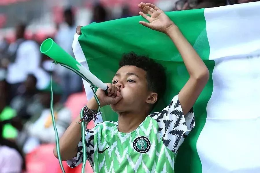 看看你们的球衣怎么穿,在夏天如何穿球衣不尴尬