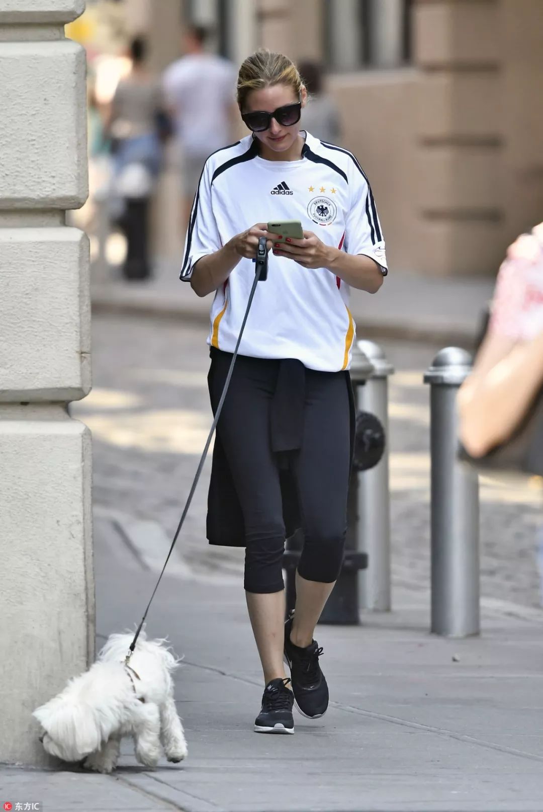 球场上如何穿球衣好看,怎样才能将球衣穿出帅气的感觉